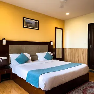Royal Palm - A Budget In Удайпур