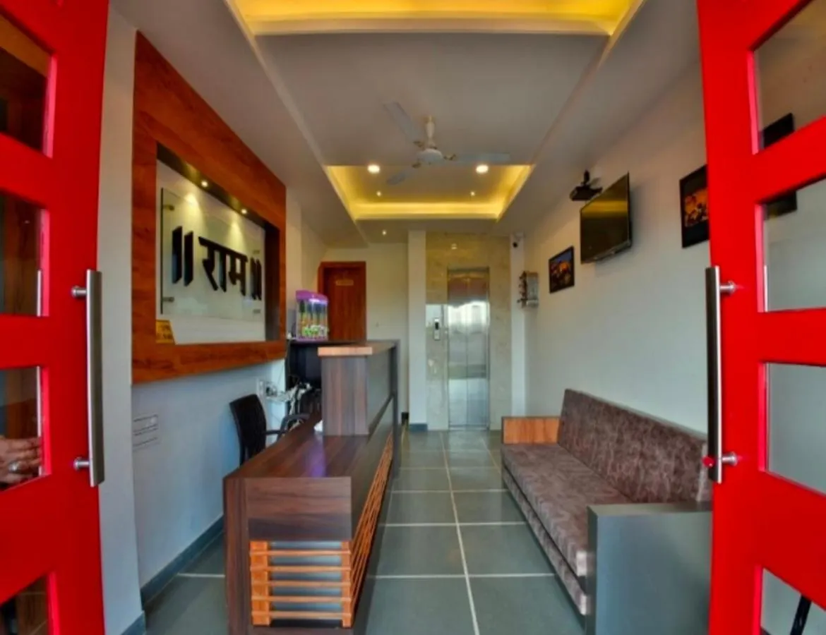 Hotel Swarna Vilas Udaipur 3*,